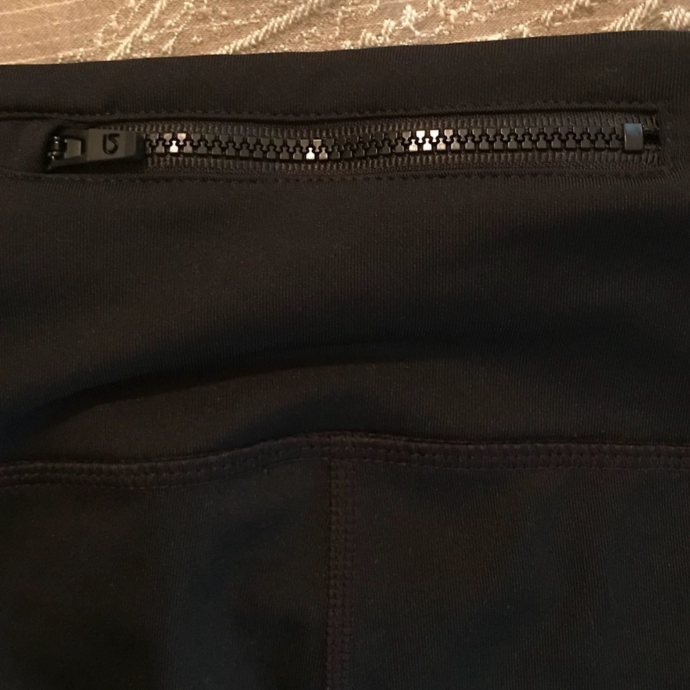 GAP Gfast Mesh Panel Cropped Leggings - Picture 2 of 8